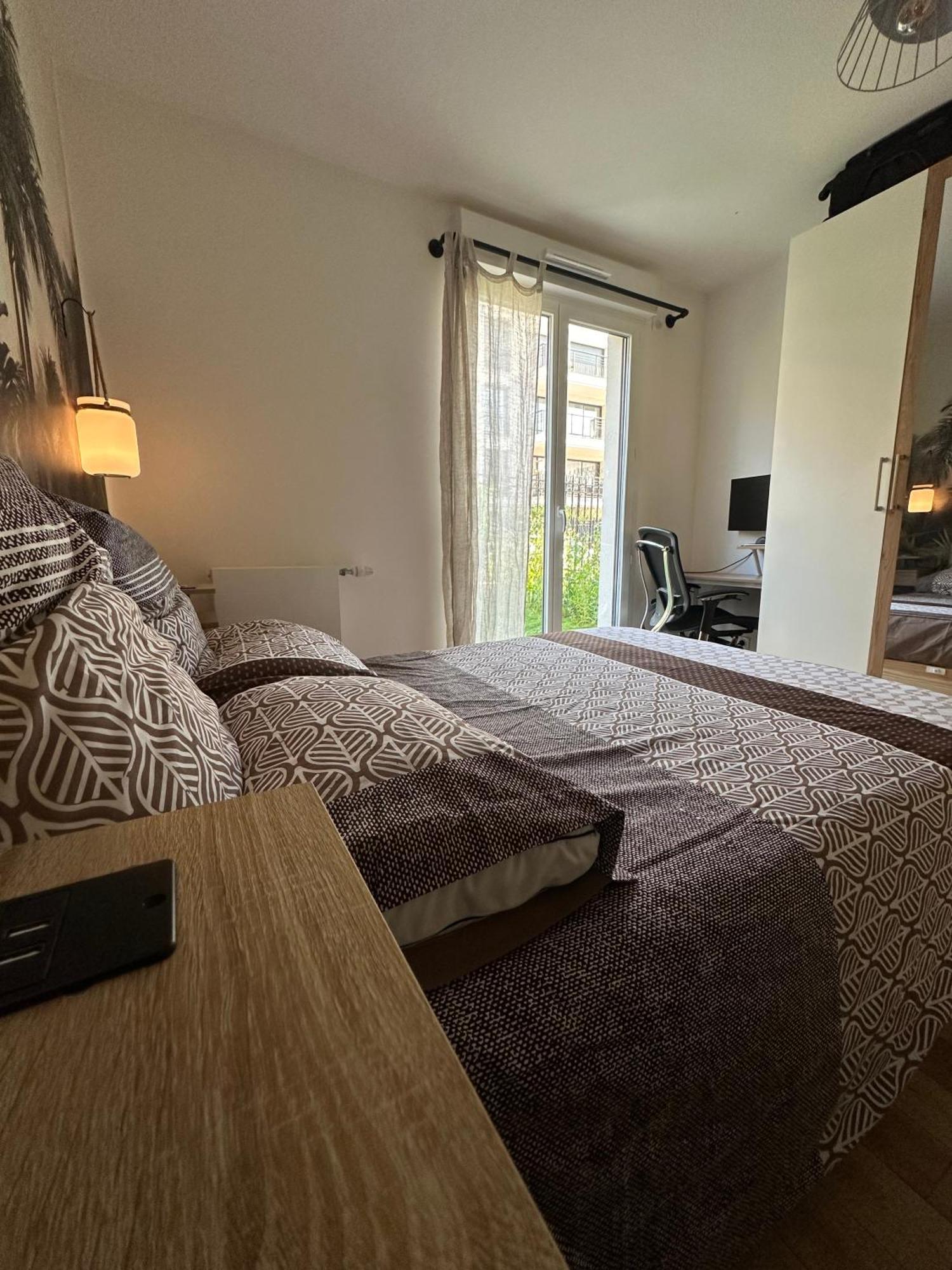 Cosy Summer Stay In Boho Style Apartment - 8 Mins From Paris Center - Garden And Underground Parking Clamart Luaran gambar